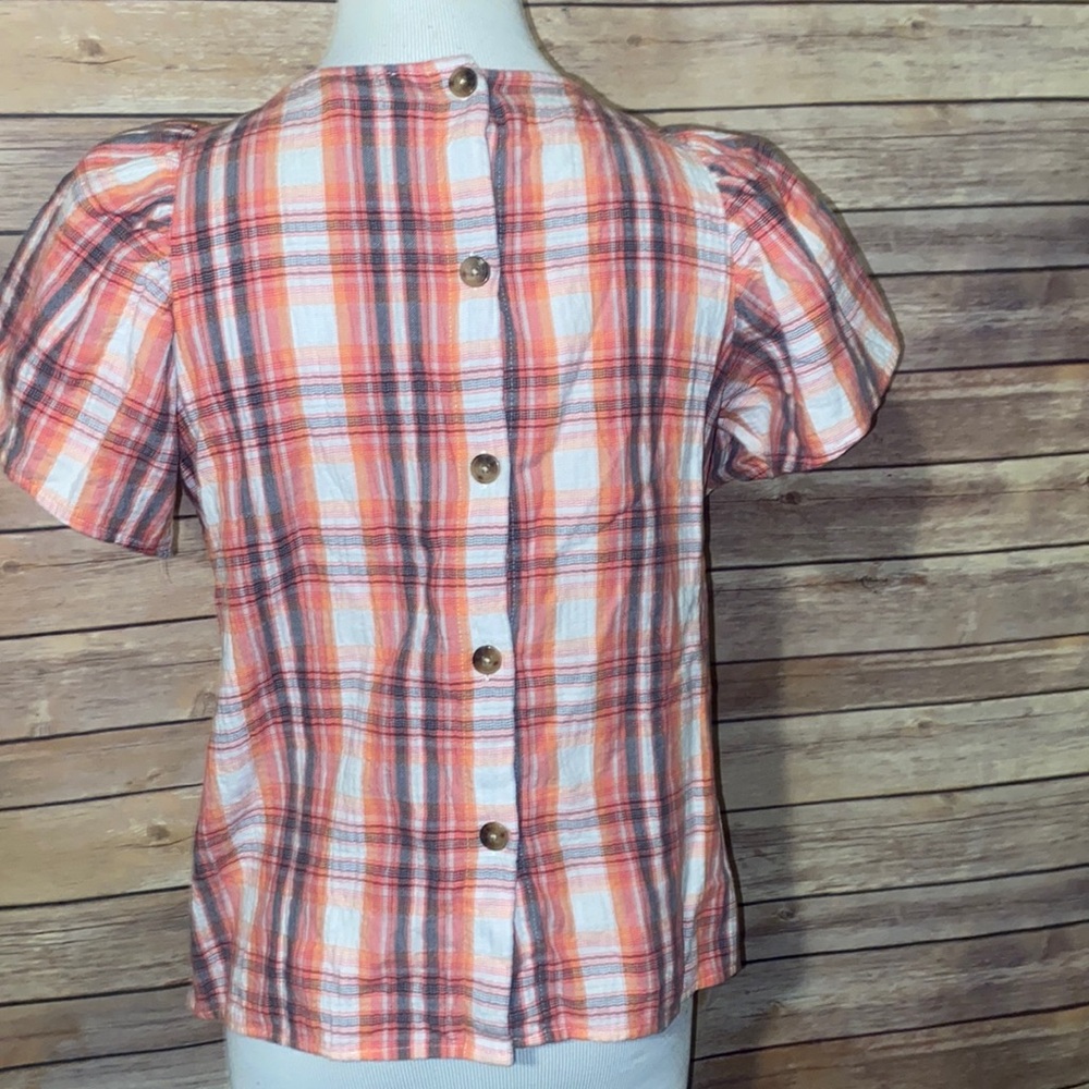 🎈Sale🎈Top With Button Back Detailing - Picture 5 of 7